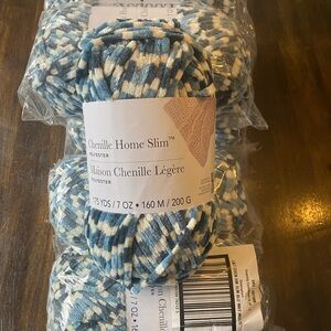 Loops & Threads chenille Home Slim Yarn in Blue and White multicolor